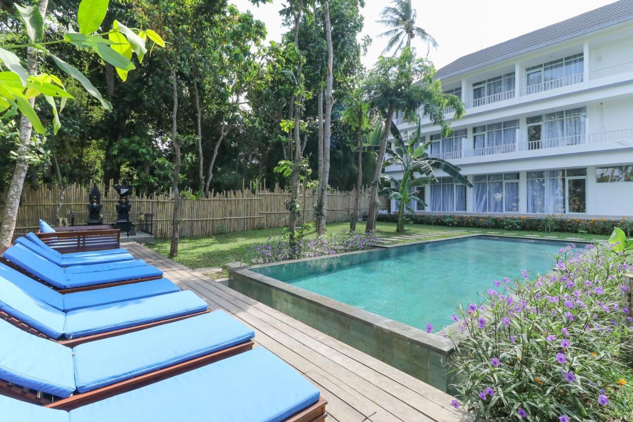 Mahamustika River Side Canggu Hotel Exterior photo